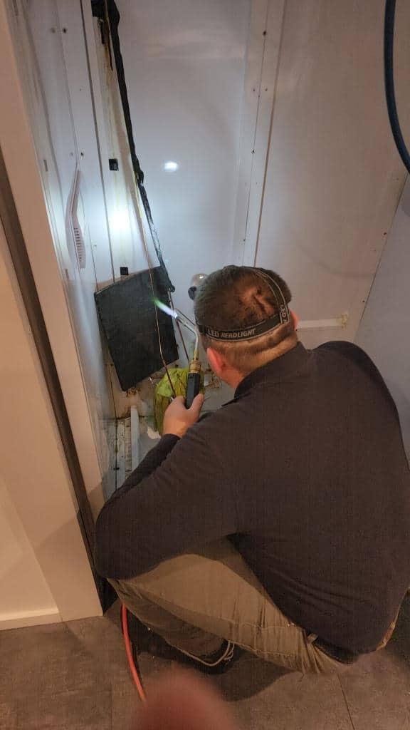Viking refrigerator cooling-system repair - image 12